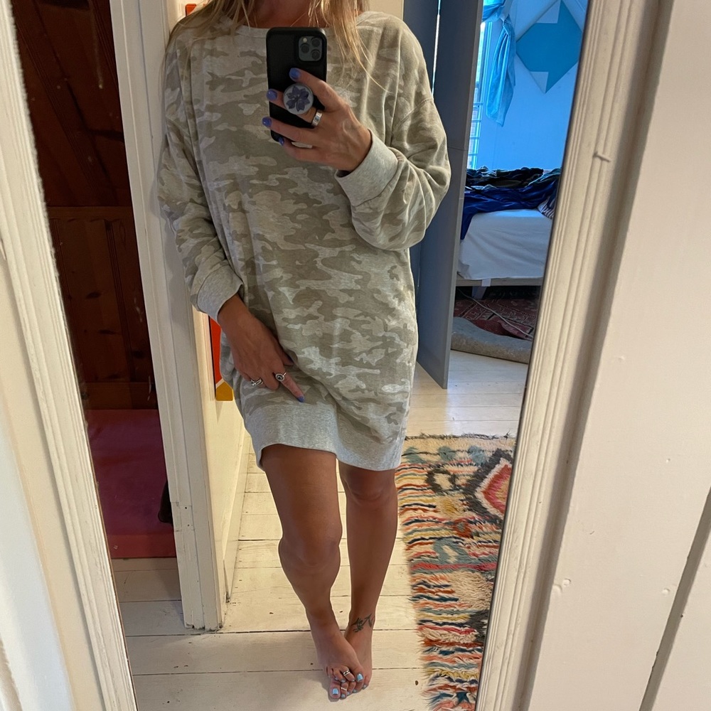 Gap L camo sweatshirt dress